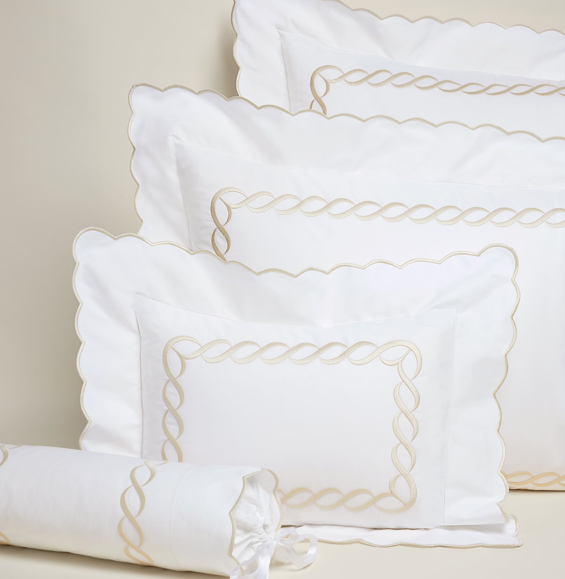 Treccia white/beige queen, standard, boudoir and neckroll sham