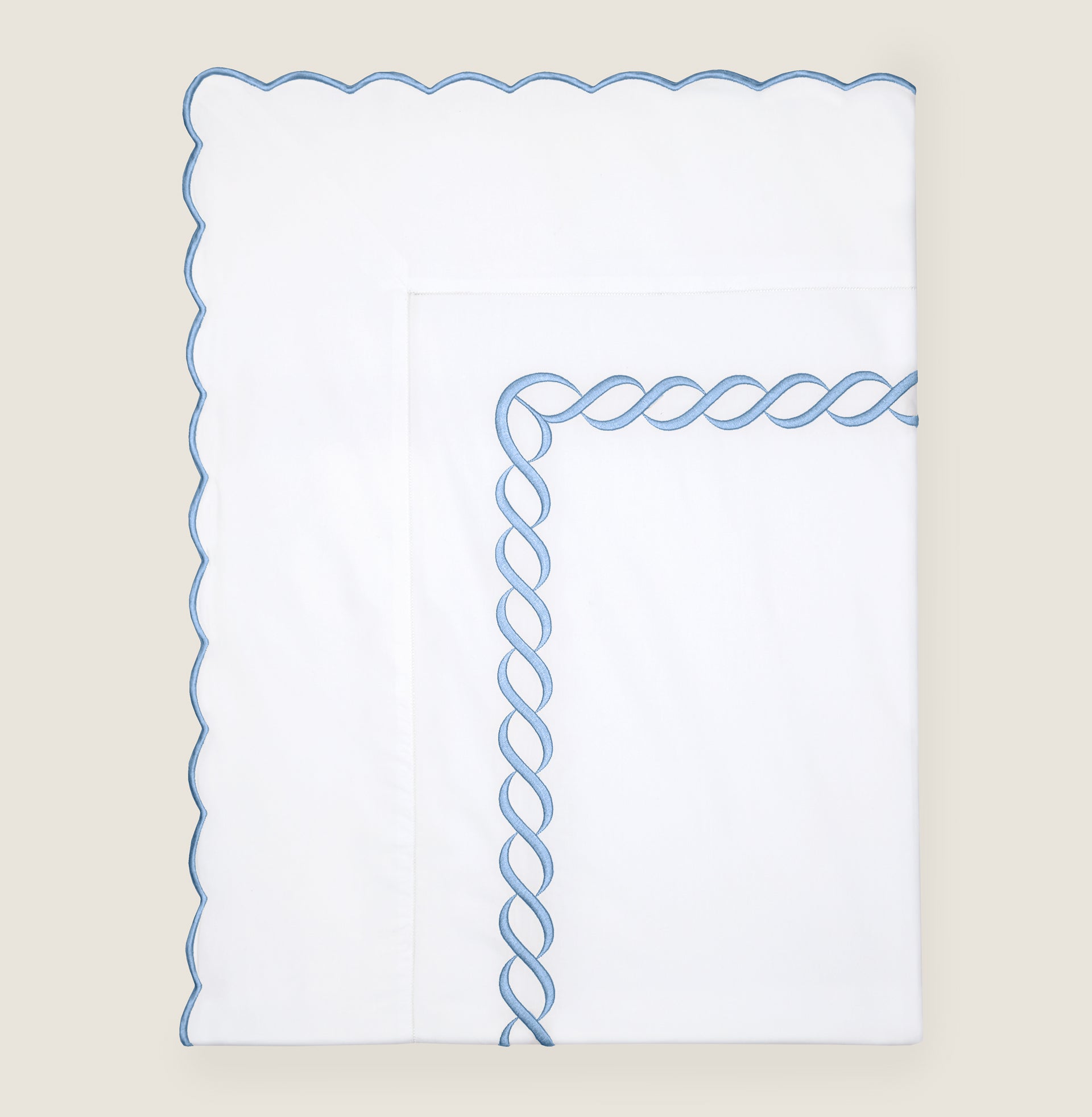 Treccia flat sheet folded in white/medium blue