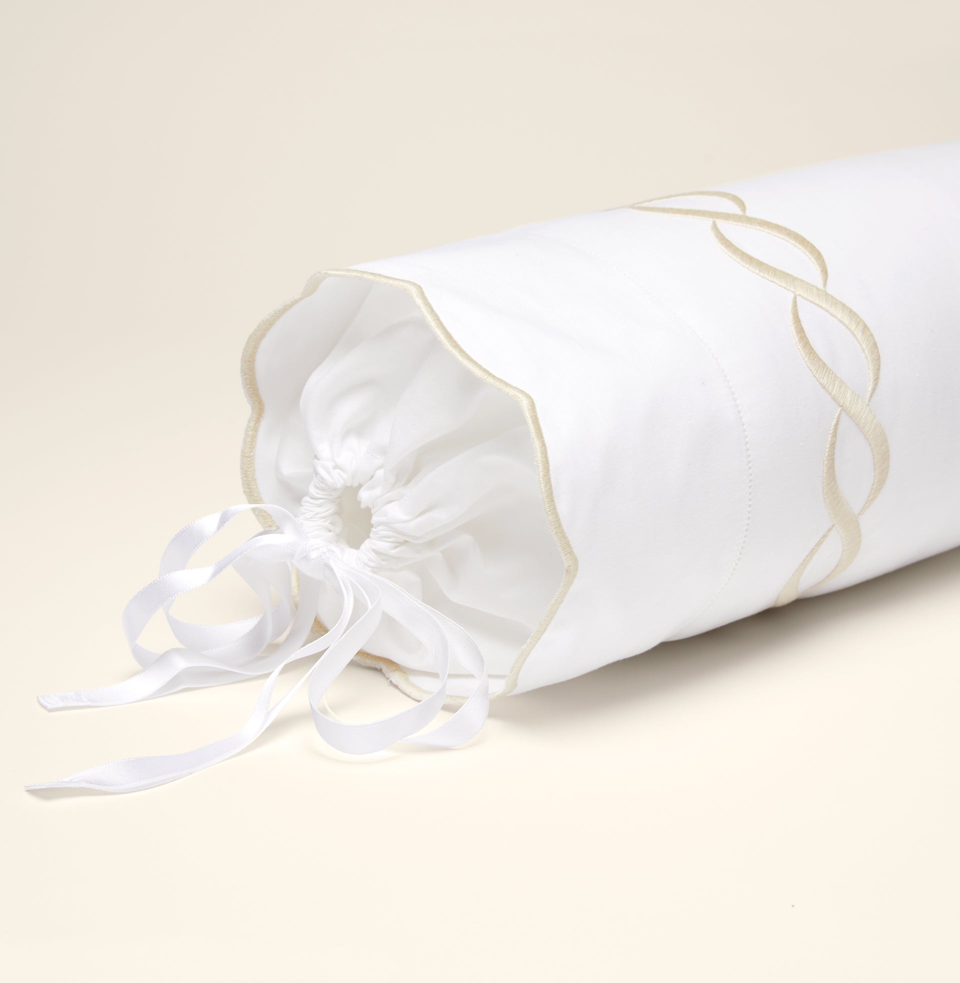 Treccia white/beige neckroll sham
