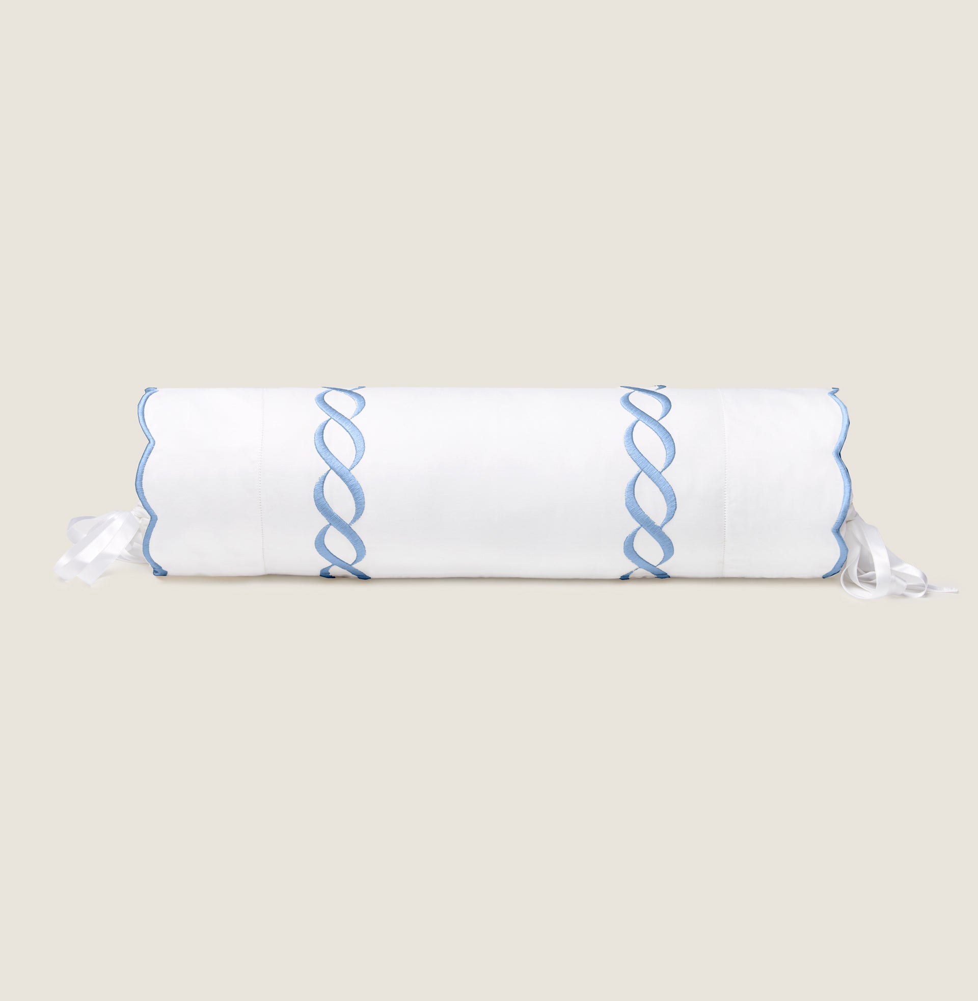 Treccia white/medium blue neckroll sham